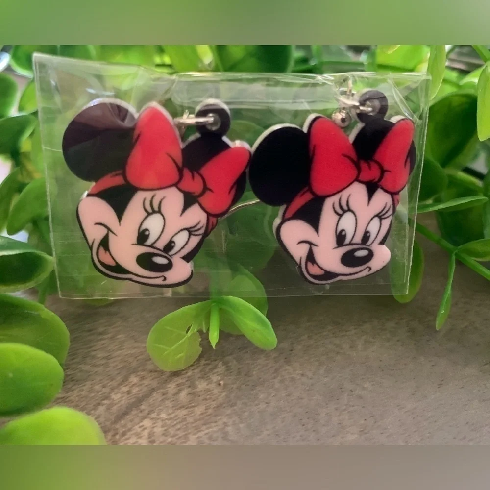 Minnie Mouse Dangle Earrings